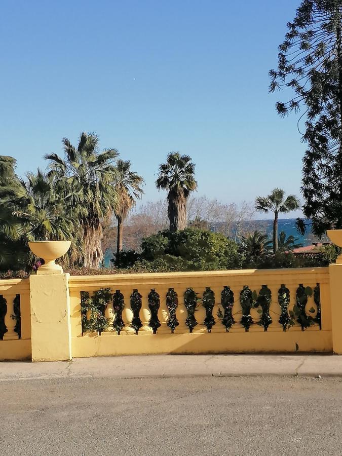 Imperial Palace Bord De Mer Ментона Екстериор снимка