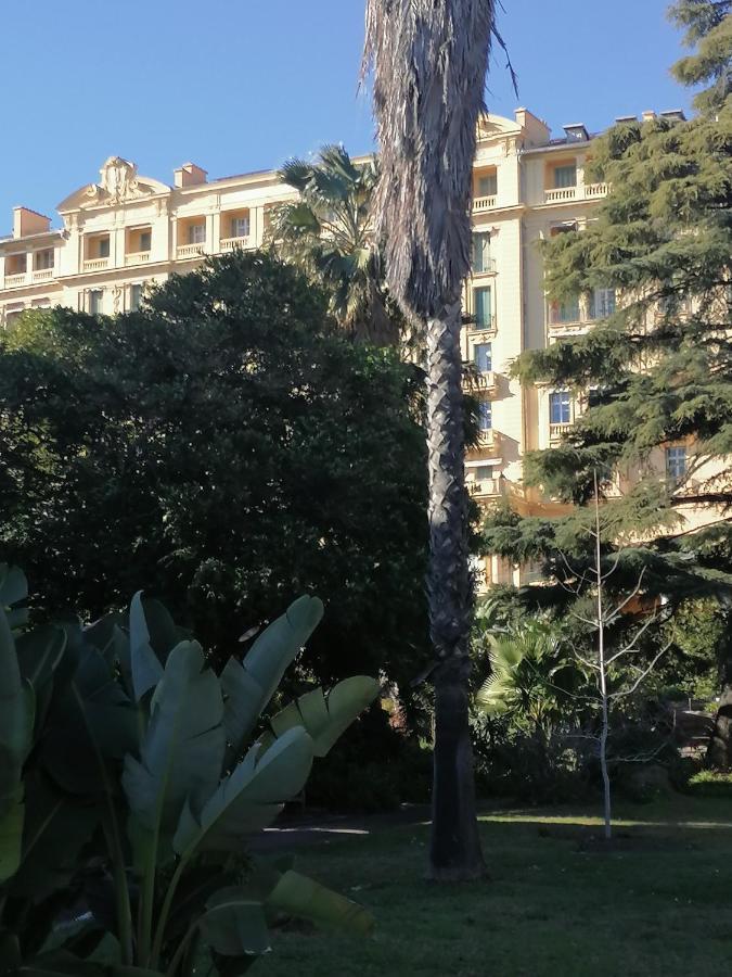 Imperial Palace Bord De Mer Ментона Екстериор снимка